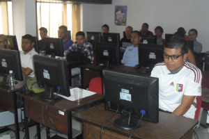 En la actividad participaron profesionales del área informática de 14 instituciones públicas