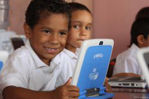 Cinco mil estudiantes y docentes recibirán computadoras Canaima