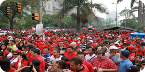 Concentracion en la Av Bolivar -13 de abril 2010-