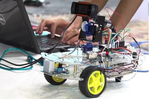 Jóvenes dominicanos presentan proyectos de robótica e inteligencia artificial