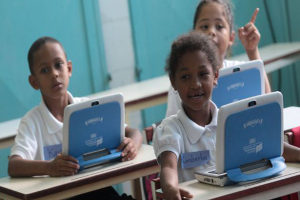 Proyecto Canaima entregó computadoras a 800 escolares de Mérida