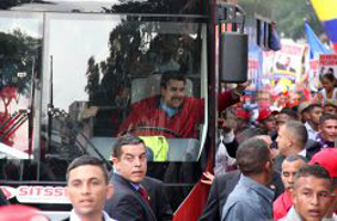 Trabajadoras y trabajadores del Mppeuct recibieron al Presidente de la República Nicolás Maduro