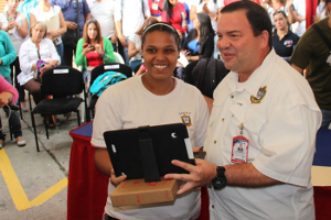 Gobierno Bolivariano entregó 1.992 tabletas a estudiantes de la Unefa Los Teques