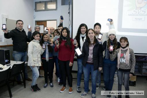 Estudiantes desarrollan aplicación móvil para personas sordas