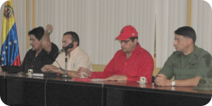 Gobernador y demás autoridades regionales recibieron equipos tecnológicos