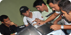 Los principios de la cooperación y la solidaridad están bien implantados dentro de la Comunidad Canaima GNU/Linux