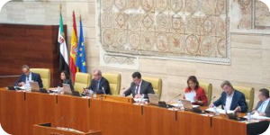 PSOE e IU instan a la Junta a seguir con la apuesta del Software Libre en servicios administrativos y educación