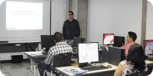 Charla Canaima GNU/Linux desarrollo y aplicaciones
