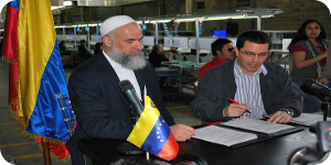 La firma del acuerdo se concretó durante la inauguración de la planta de ensamblaje