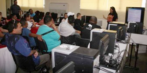 Habitantes de Guanta reciben inducción acerca del Software Libre