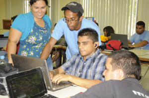 Las mesas técnicas sirvieron para intercambiar experiencias en torno a Canaima GNU/Linux