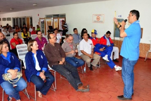 Ministro de Ciencia y Tecnología explicó proyectos científicos de Gobierno en la calle