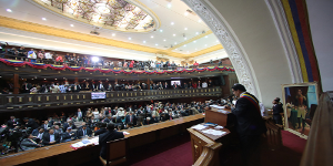 Maduro explicó que este tipo de incentivos ayudará al país a crecer como potencia económica.Foto: Marcelo García