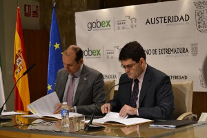 La Consejería de Salud y MUFACE firman un convenio para la integración de los mutualistas
