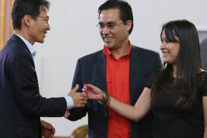 Gobierno firma acuerdo con Samsung de Venezuela para fijación de precios justos