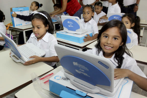 Estudiantes de 715 planteles educativos ubicados en el estado Yaracuy recibirán computadoras Canaima