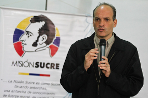 Menéndez resaltó que esto es posible gracias a la democratización de los recursos de la renta petrolera
