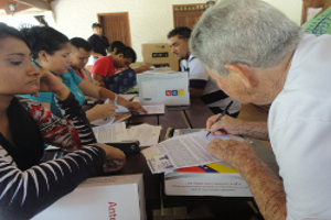 Cantv entrega equipos de Televisi&oacute;n Digital Abierta en Santa Rita