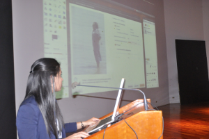 Carmen Artega, diseñadora gráfica del CNTI, expuso sobre Gimp, Inkscape y Blender