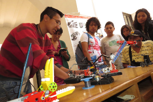 La empresa estatal de software quiere enseñar a colegiales el uso correcto de laptops
