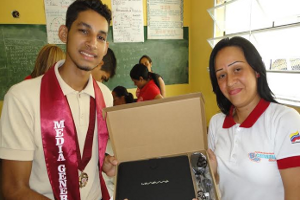 Cantv entrega 256 Tabletas Canaima en Lara