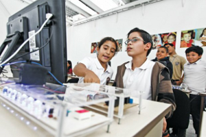 Robótica y programación para niñas y niños científicos