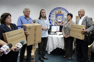El plan consiste en la dotación de 20 mil 261 equipos de computación a las 65 instituciones oficiales de educación universitaria