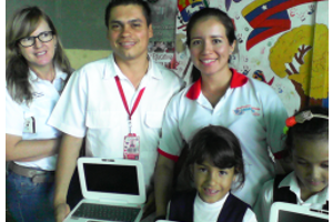 Más de 2 mil 300 estudiantes recibieron sus canaimas