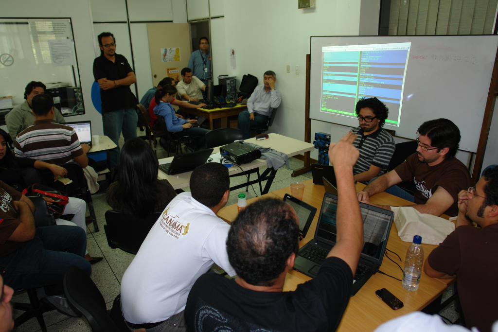 Canaima GNU/Linux se desarrolla de forma colaborativa Gobierno-Comunidad Cayapa Mérida 2007