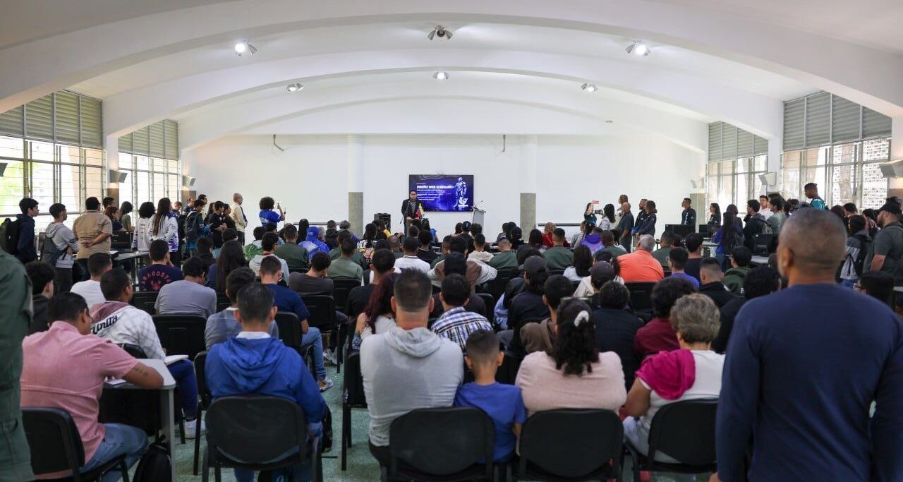 FLISOL Caracas 2026 impulsa el desarrollo de software soberano y el talento joven desde la UCV